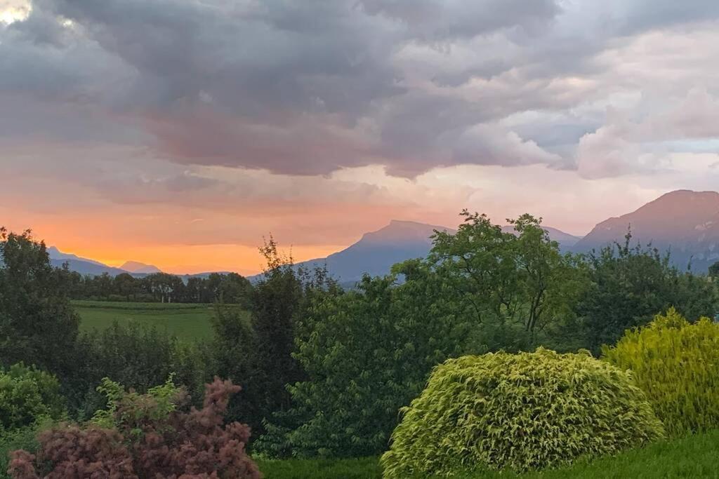 Ferienwohnung Au Calme Avec Vue Magnifique A Saint Maximin Exterior foto