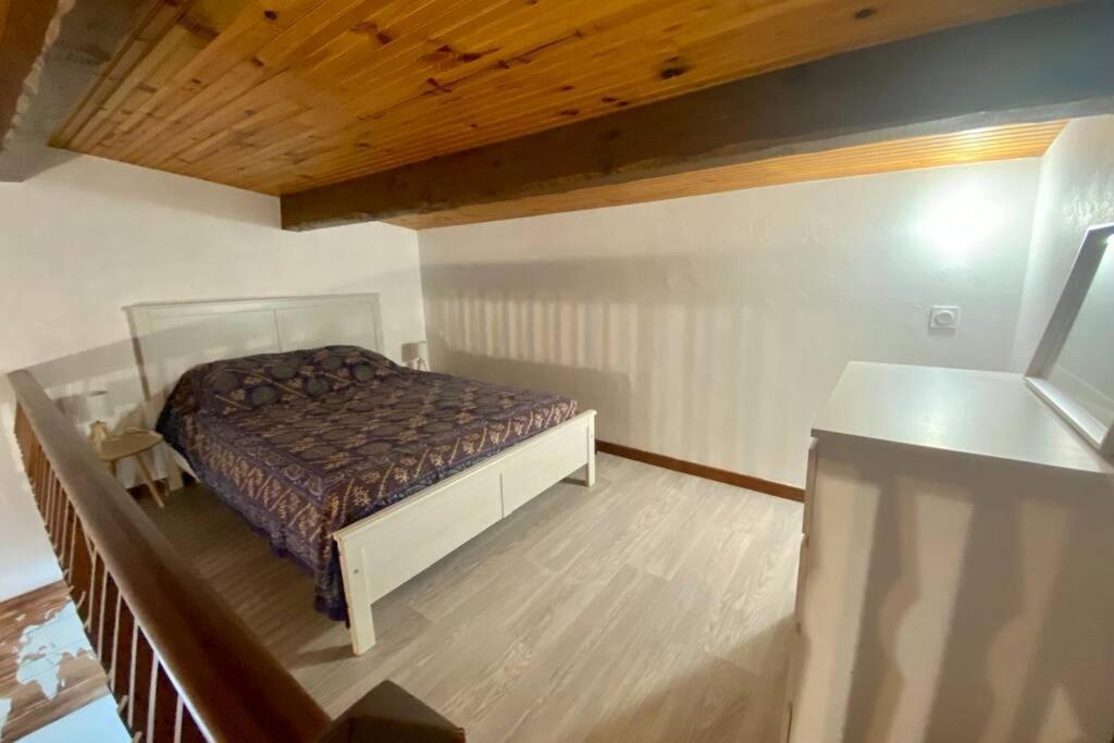 Ferienwohnung Au Calme Avec Vue Magnifique A Saint Maximin Exterior foto